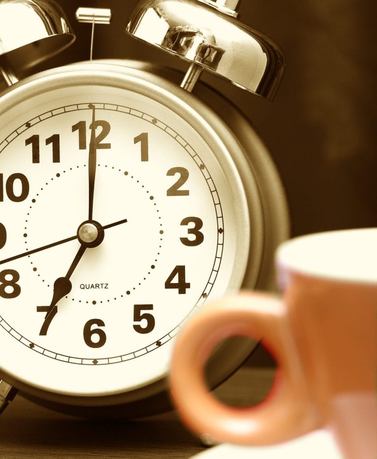 3 rules to find the time to use social media effectively without getting badly distracted